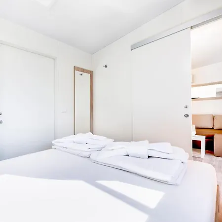 Kamp Eurocamp Mobile Homes At Fkk Naturist Ulika Porec