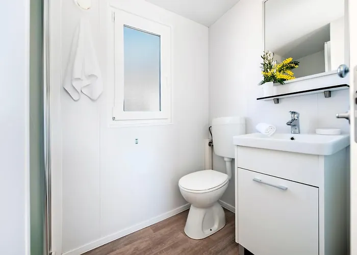 Eurocamp Mobile Homes At Fkk Naturist Ulika Кемпинг Пореч